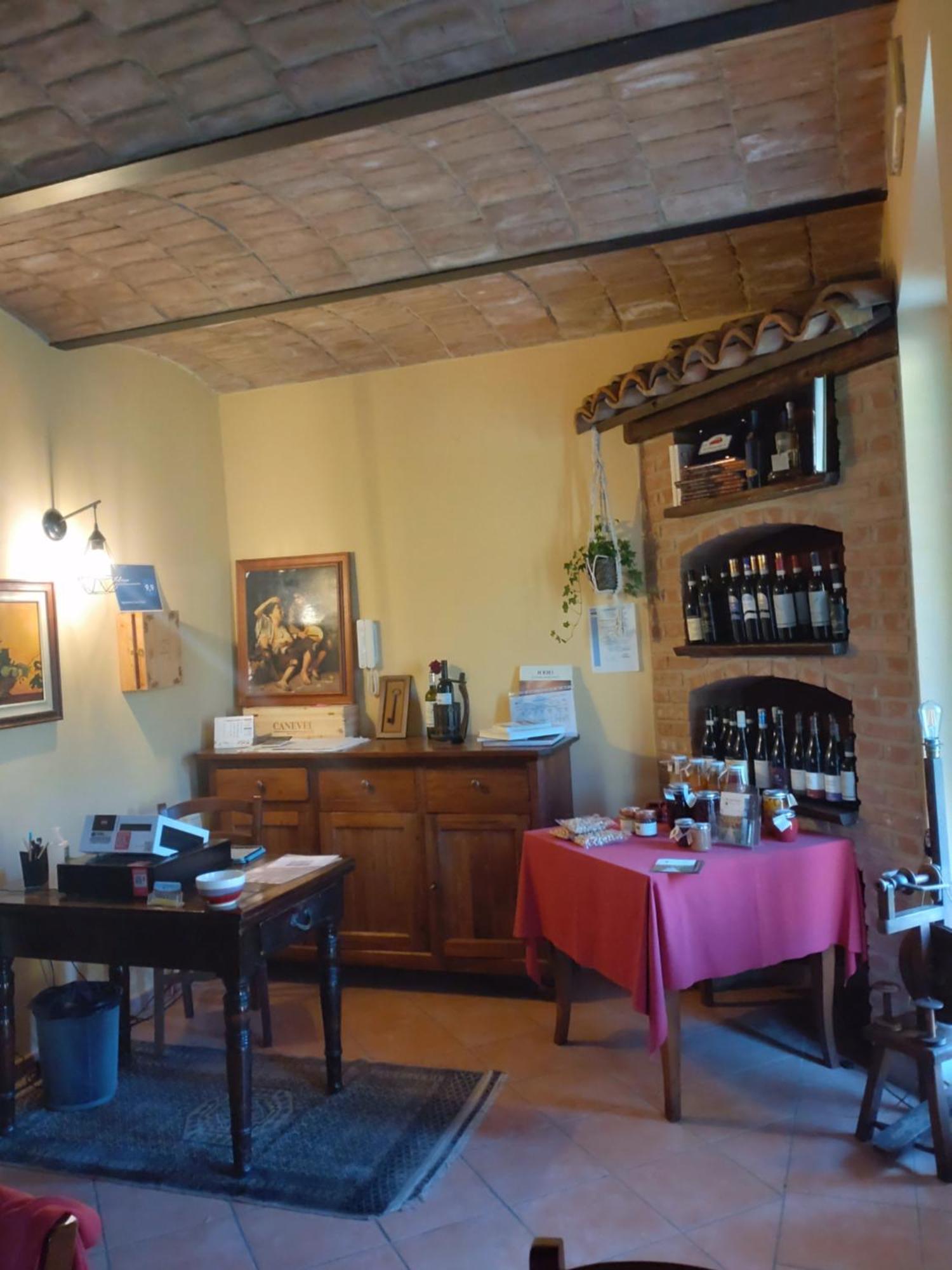 Agriturismo Cascina Varie Castagnito Exterior photo